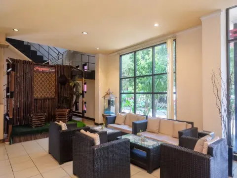 Urbanview Hotel Anggraeni Jatibarang - Photo 2