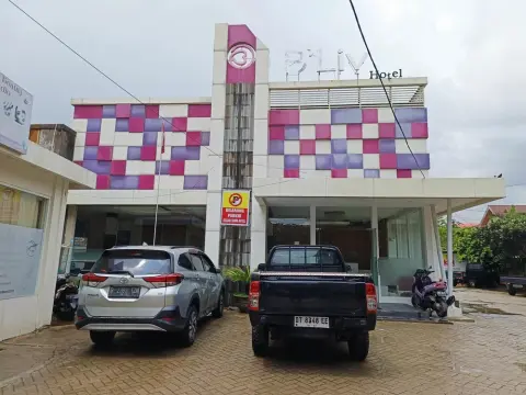 Urbanview Hotel B Liv Kendari by RedDoorz - Photo 2