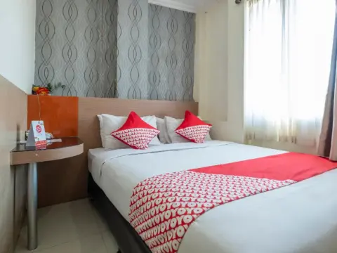 Urbanview Hotel Capital Makassar - Photo 4