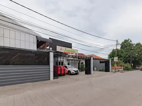 Urbanview Hotel Sunday Cirebon by RedDoorz - Photo 2