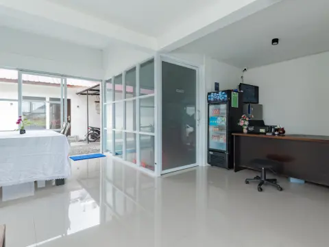 Urbanview Hotel Yoga Palangkaraya by RedDoorz - Photo 2