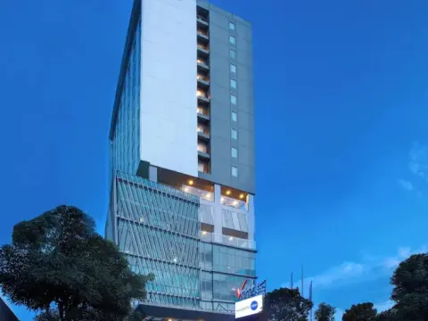 Vasaka Hotel Makassar - Photo 1