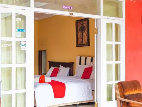 RedDoorz Syariah near Balai Kota Batu - фото 3