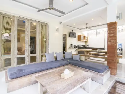 Villa Anggun 1 - Photo 2