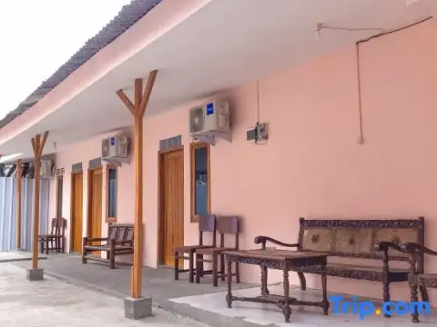 Wahyu Putri House Yogyakarta - Photo 1