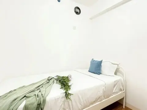 Warm And Comfy 2Br At Bassura City Apartment - Photo 3