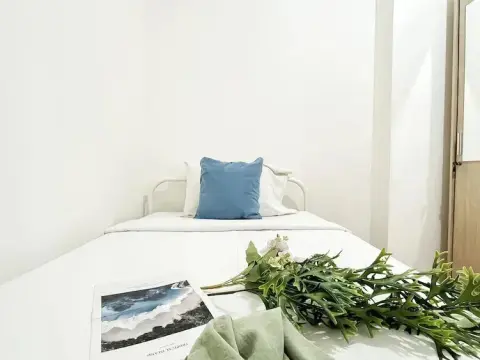 Warm And Comfy 2Br At Bassura City Apartment - Photo 4