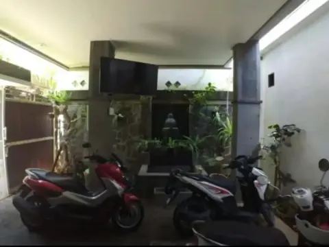 Wayan B Luck - Photo 4