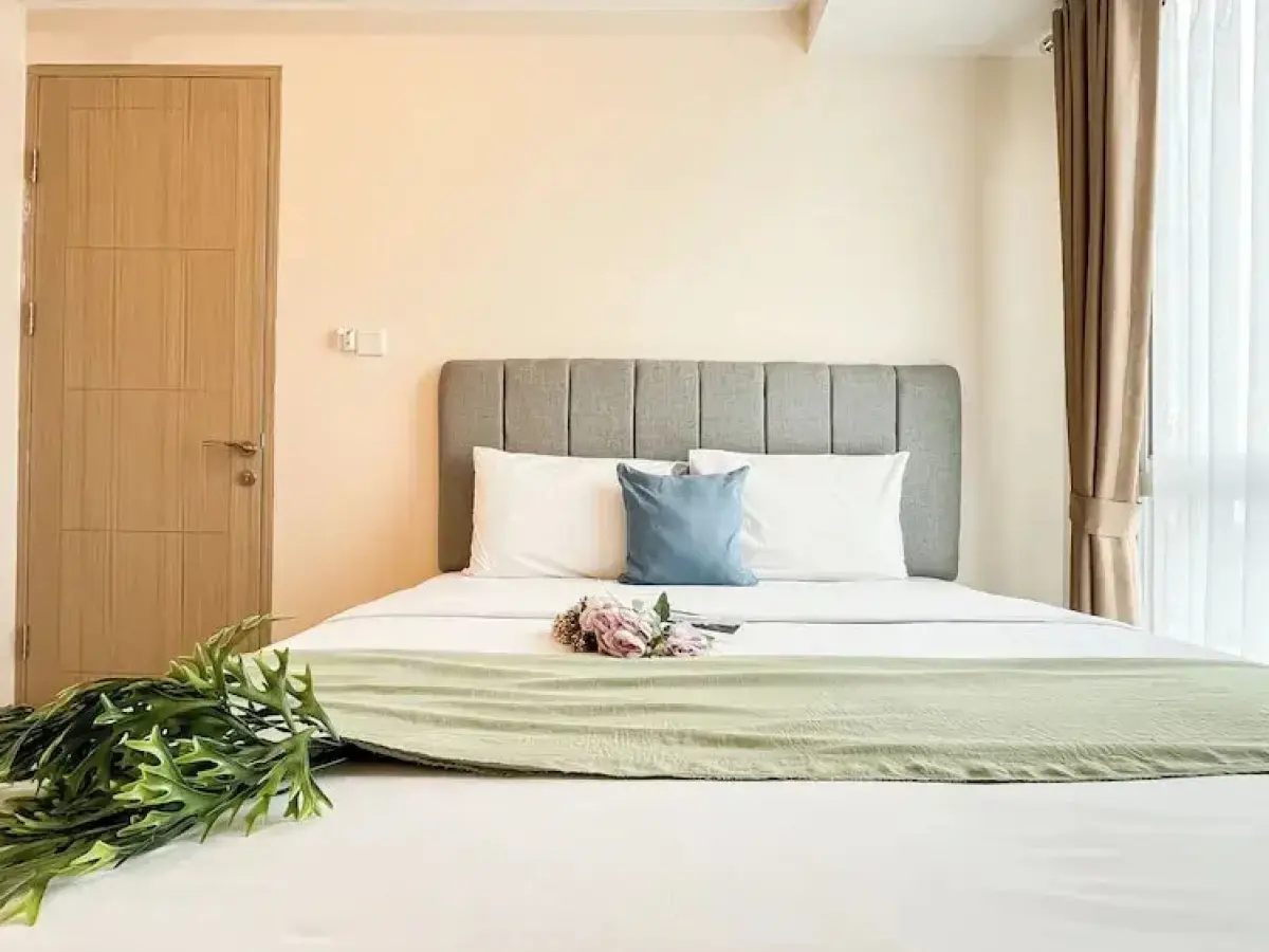 White Toned Style 2Br Tokyo Riverside Pik 2 Apartment
