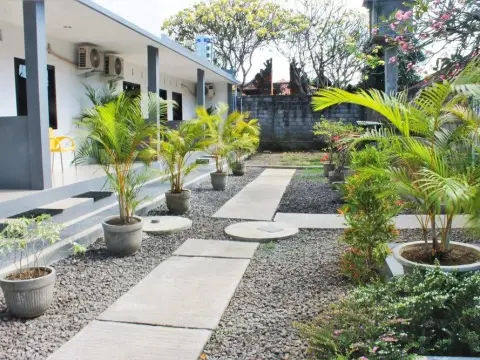 Yuliana Homestay - Photo 1