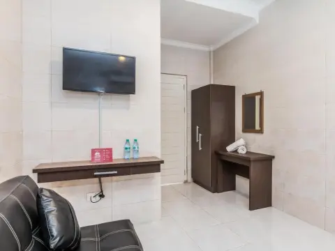 ZEN Rooms Basic Kuta Tegal Wangi - Photo 1