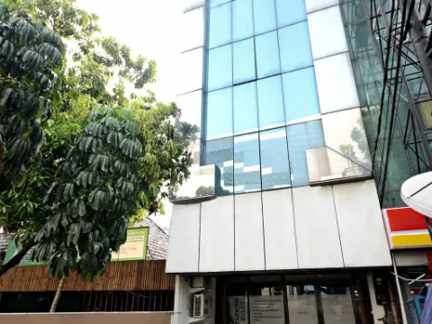 ZEN Rooms Cideng Barat - Photo 1