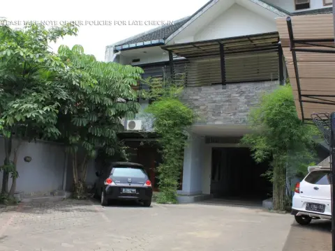 ZEN Rooms Cipedes Tengah Sukajadi - Photo 2