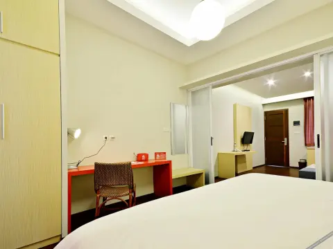 ZEN Rooms Kemang Pejaten - Photo 4
