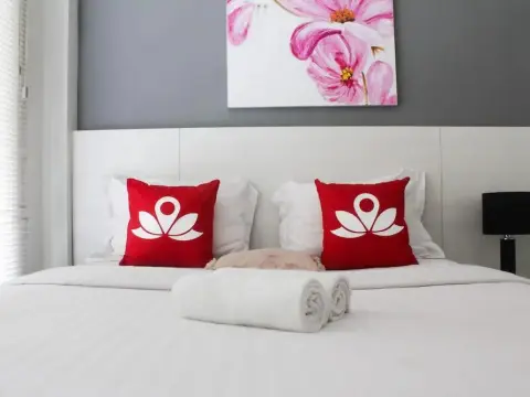 ZEN Rooms Kuningan Anggrek - Photo 3