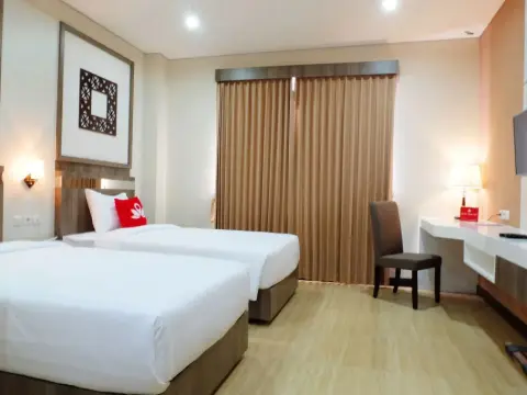 Zen Rooms Mandiri Mansion Galaxy Mall - Photo 2
