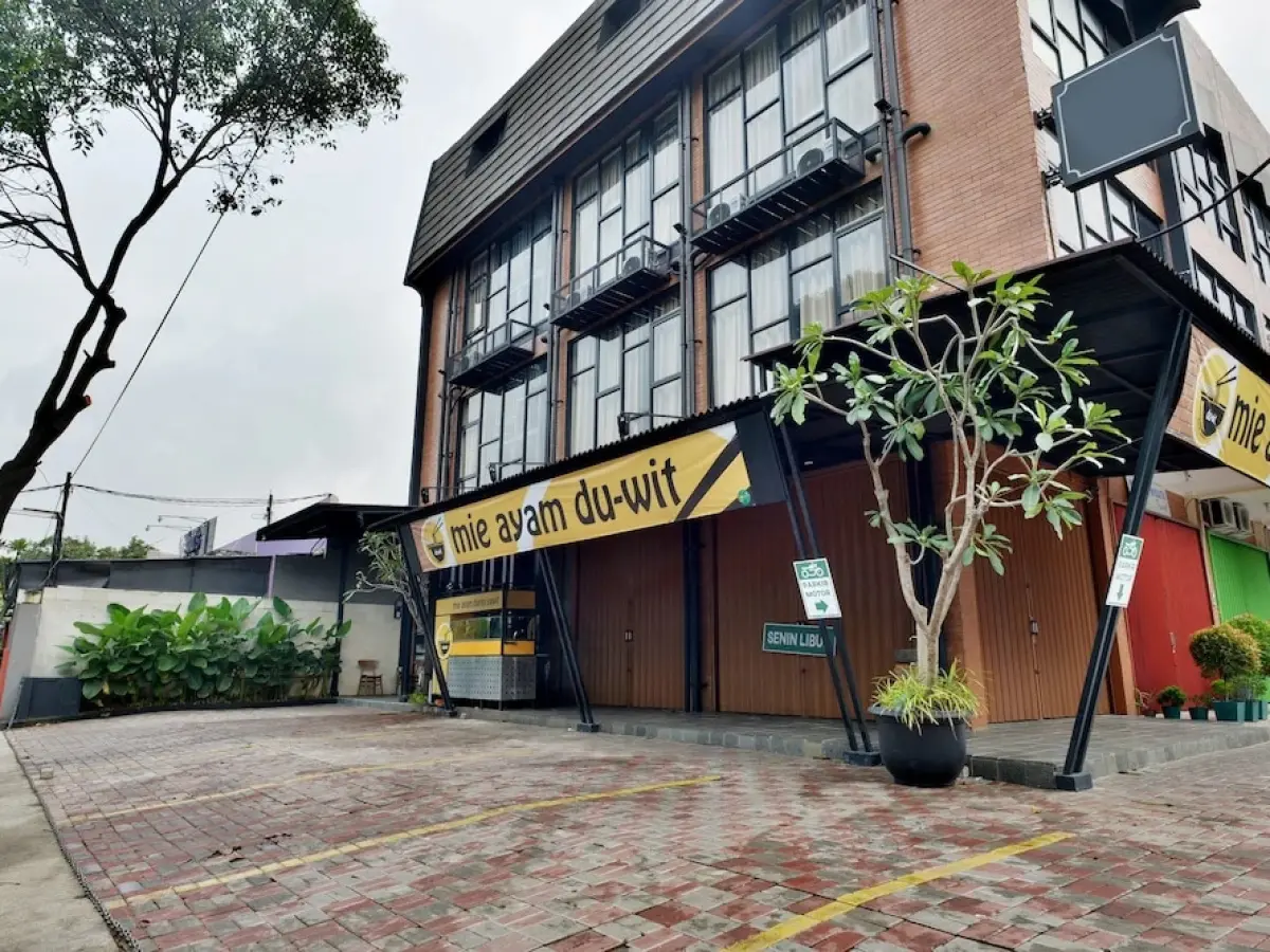 ZEN Rooms Near Mall Buaran