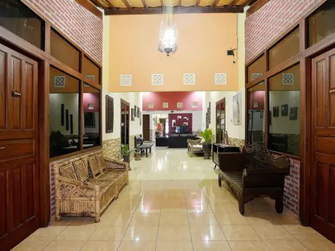 ZEN Rooms Padma Palagan - Photo 1