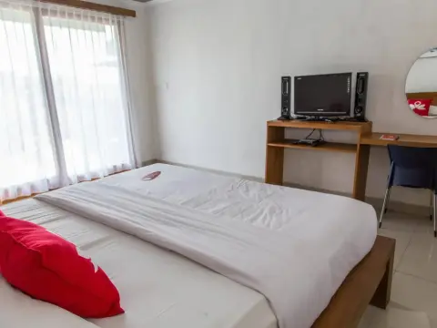 ZEN Rooms Pecatu Padang Padang Beach - Photo 2