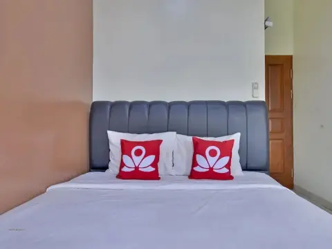 ZEN Rooms Sukasari Gegerkalong - Foto 3