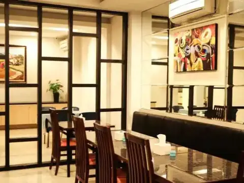 泗水祖祖尼亚加檀邦酒店(Zuzu Niaga Tambang Surabaya) - Foto 4