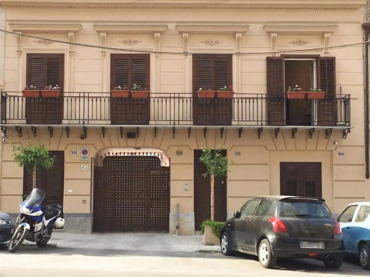 301B&B