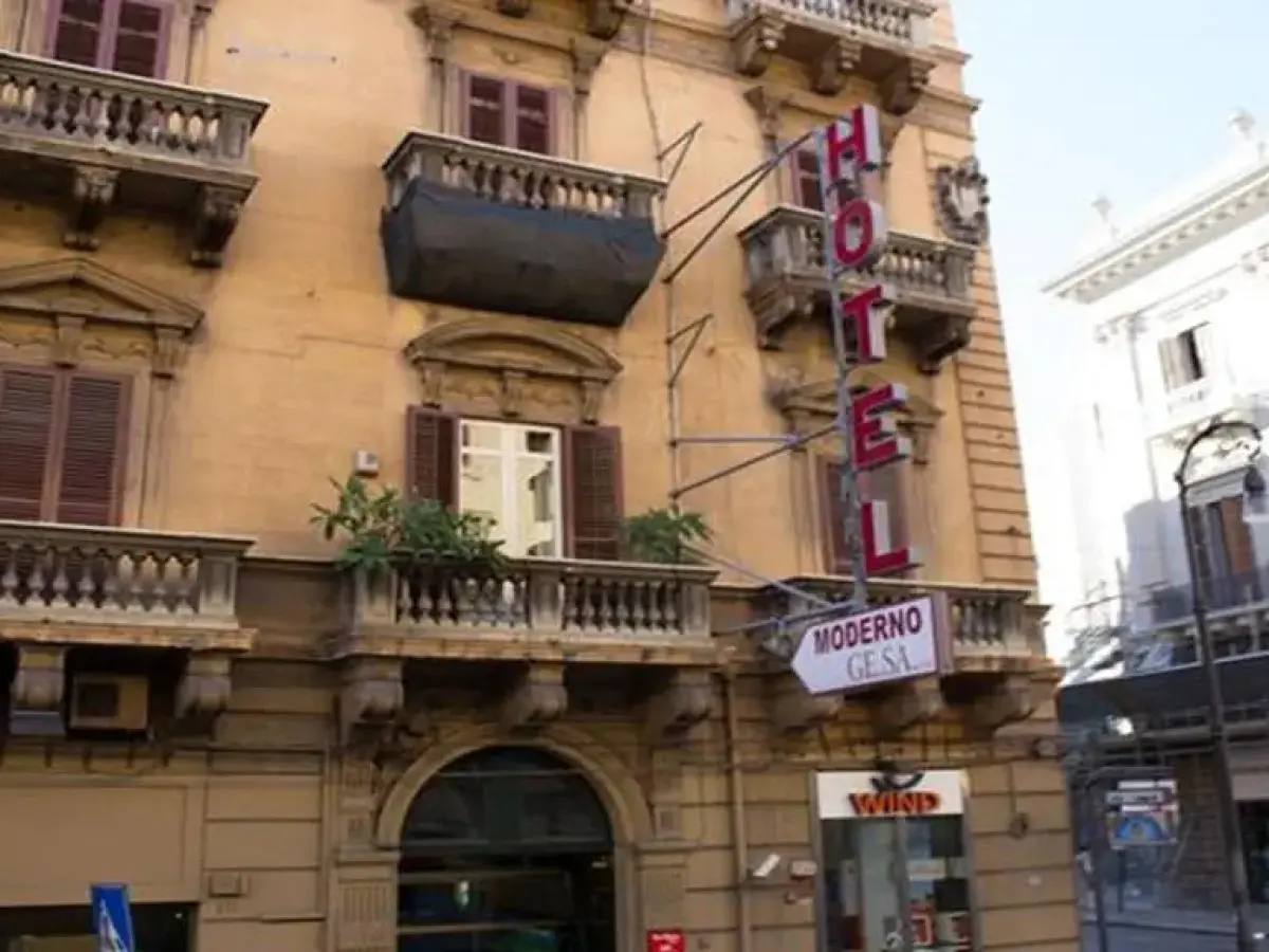 38 Aira Hotels