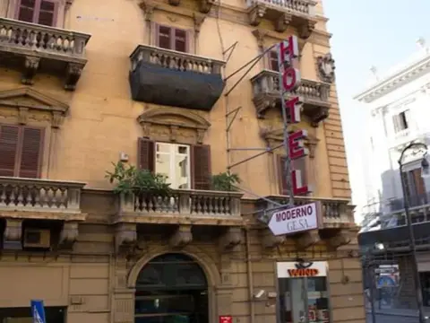 38 Aira Hotels - Photo 1