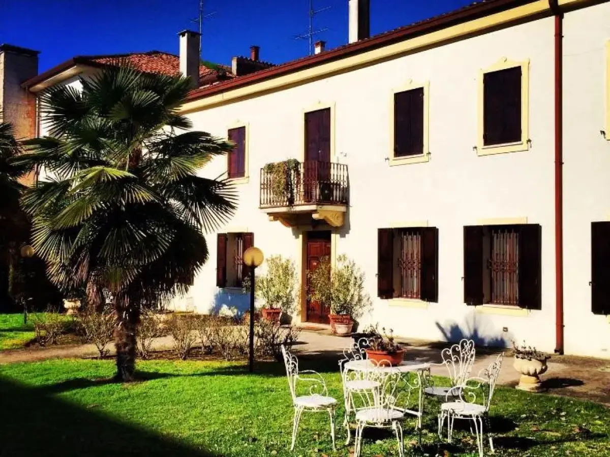 A Villa Esperia Bed and Breakfast