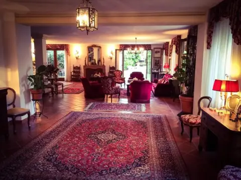 A Villa Esperia Bed and Breakfast - Photo 2