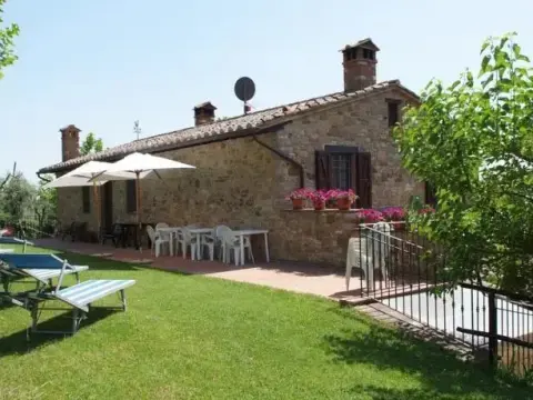 Agriturismo La Volpaia - Photo 3