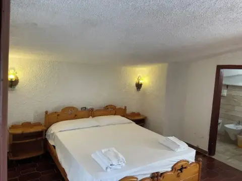 Al Faro Vintage Hotel -Spiaggia La Cinta-San Teodoro - Photo 4