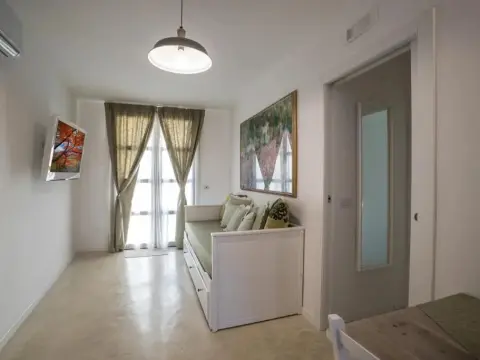 Al KamarTaj - Photo 4