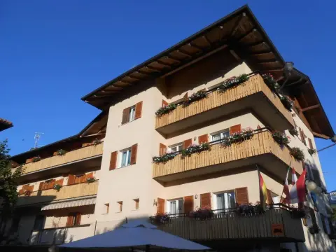 Albergo Genzianella - Photo 1