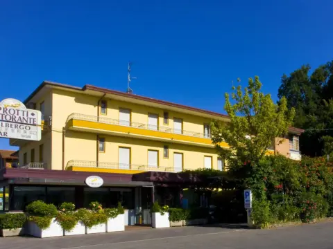Albergo Ristorante Protti - Photo 1