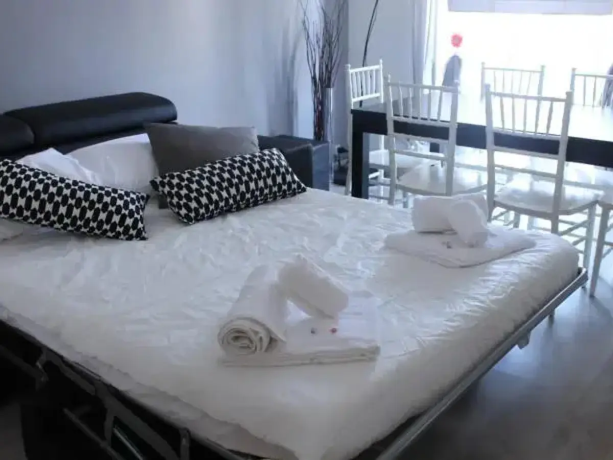 Apartment Led - Enzo's Place