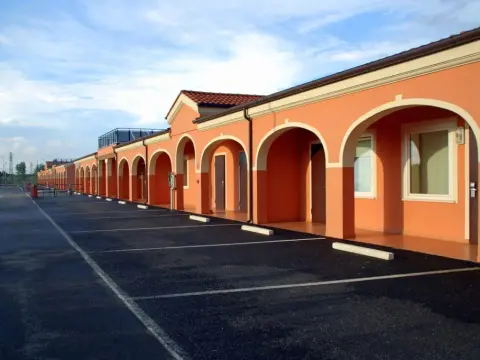 Autohotel Venezia - Photo 1