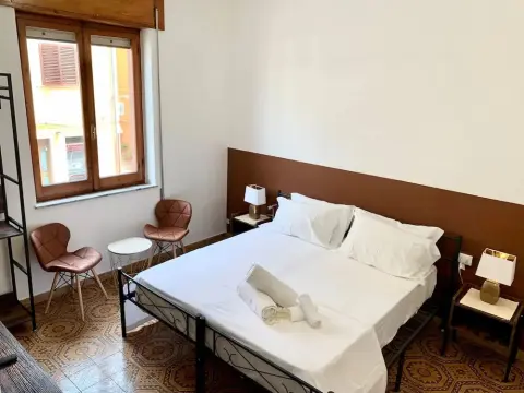 Bb Chic Room With Shared Bathroom in the City - фото 3