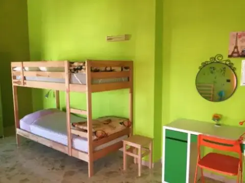 Bed 21 - Photo 2