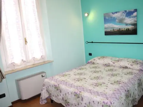 Bed  Parma - Photo 1