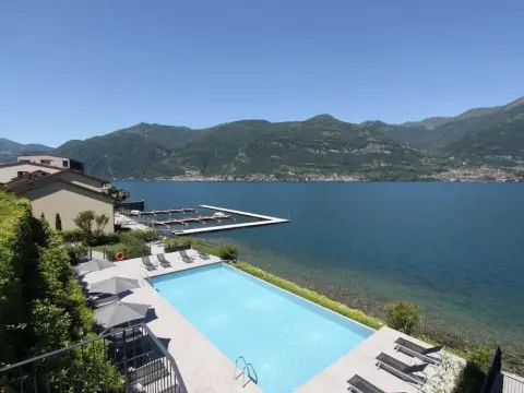 Bellagio Lake Resort Luxury Apartment - Photo 4