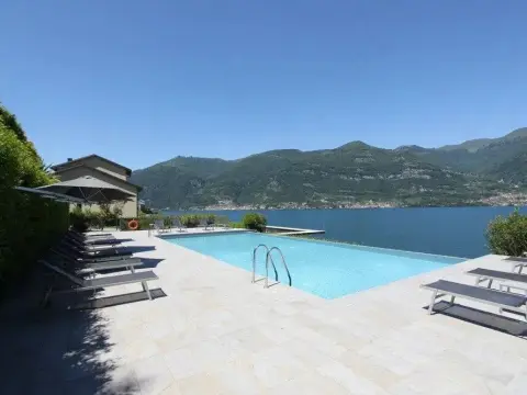 Bellagio Lake Resort Luxury Apartment - Photo 3