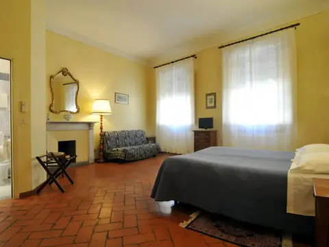 Bellevue House - Photo 2