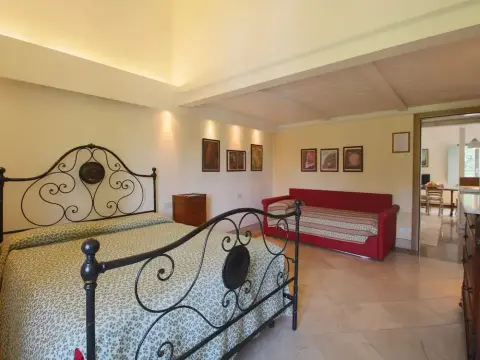 Belvilla by OYO Beautiful Farmhouse With Pool - Photo 2