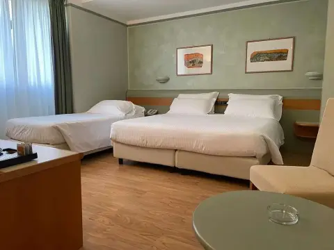 Best Western Hotel Leonardo da Vinci Erba - Photo 3