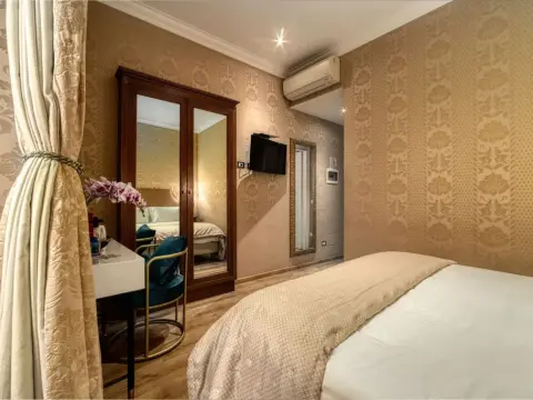 Bq House Trevi Luxury Rooms - Photo 4