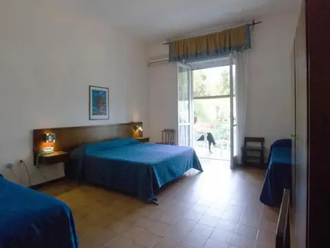 Calypso Art Hotel - Photo 2