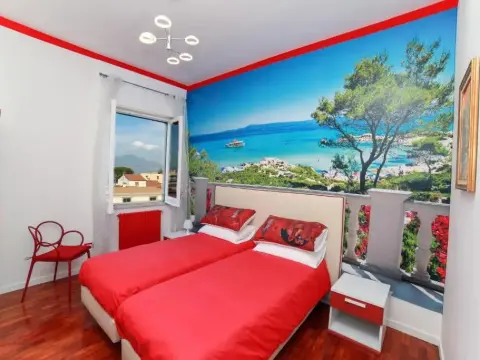 Camy House - Photo 2