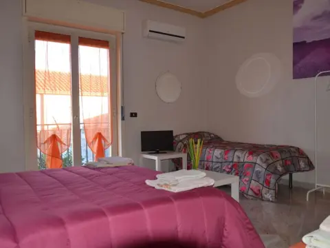 Catania Aeroporto - Photo 3