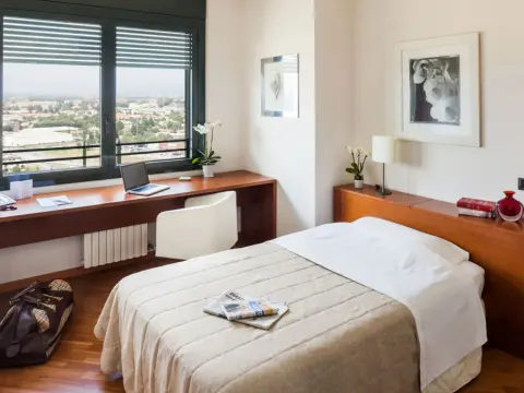 Cosmo Residence - Photo 1